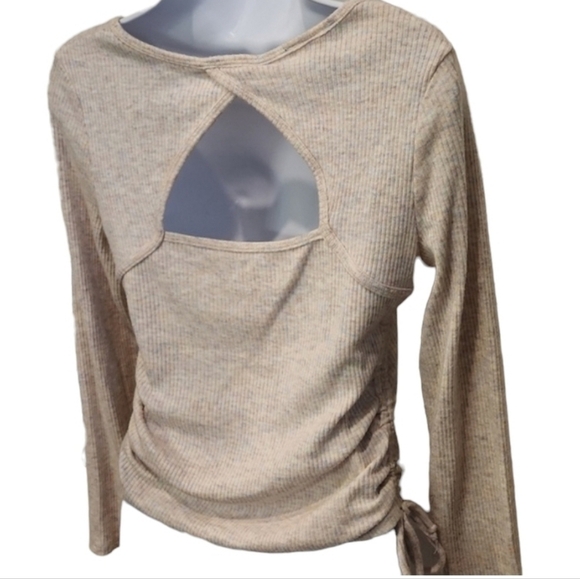 I.N. San Francisco Speckled Ruched Cut Out Back Top - Picture 5 of 8